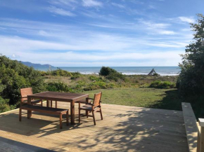 The Beachsider - Te Horo Beach Holiday Home